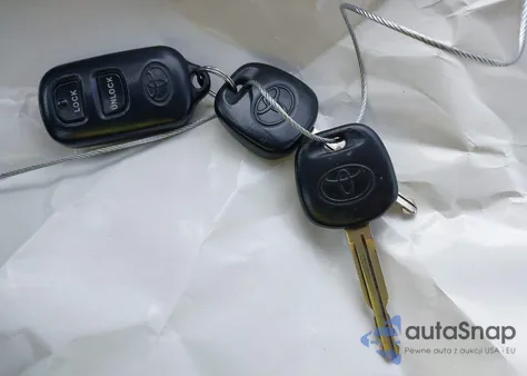 2005 Toyota Corolla Le z USA, uszkodzony, nr VIN 2T1BR32E45C359633